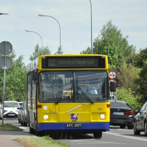 100